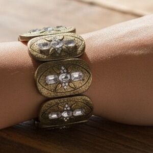 Gold Tone and Silver Tone Floral Bracelet
NWT